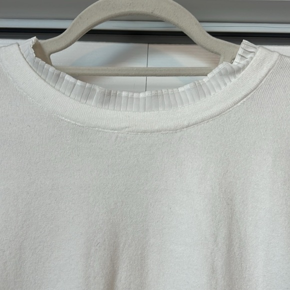 White Long Sleeve Pleated Sleeve Sweater Ruffle‎ Neckline Knit Pullover Top - Picture 4 of 9